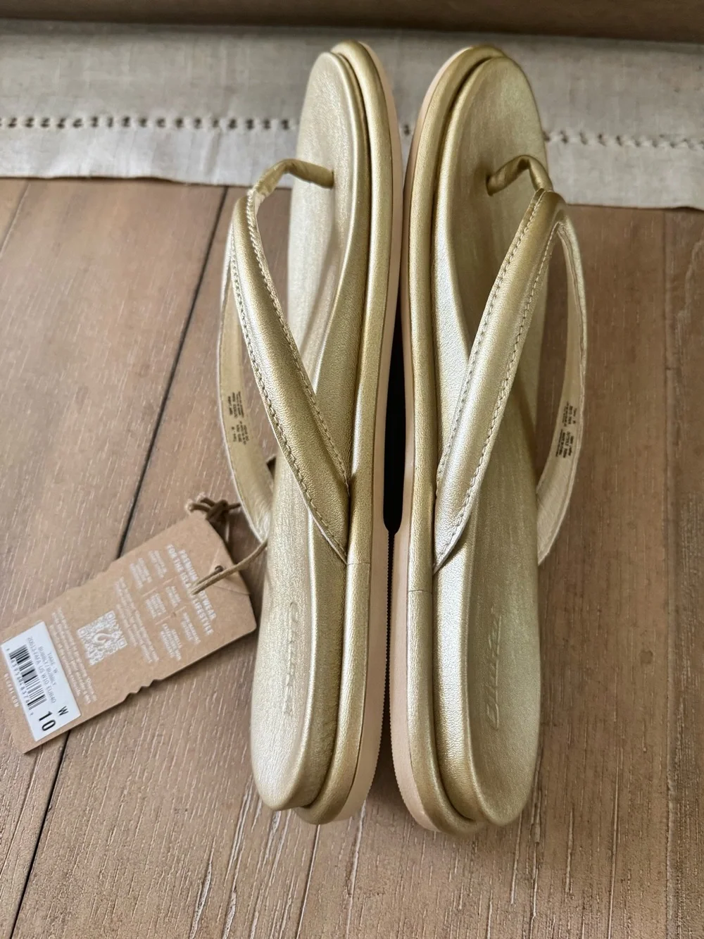 OluKai Tiare Leather Slip-On Sandal, Bubbly Gold, NWT, Women’s Size 10 (EUR 40)